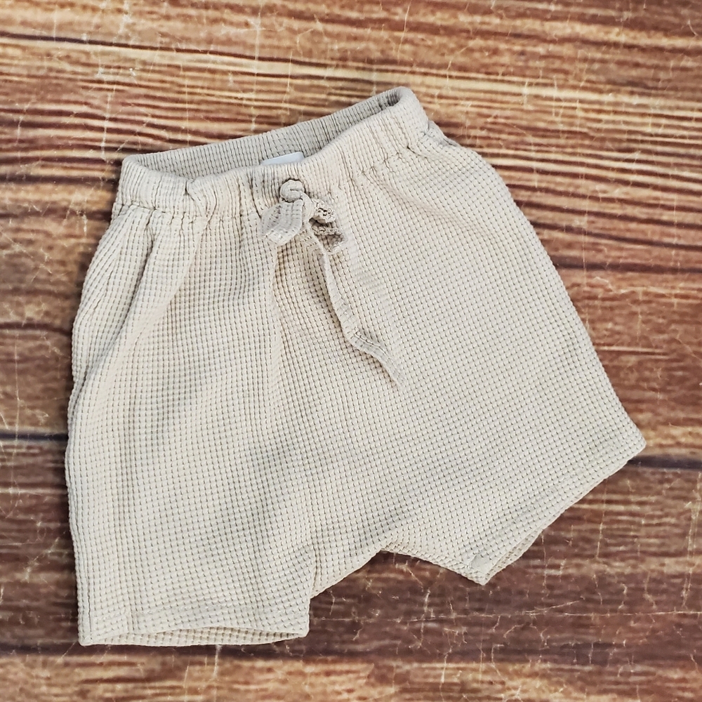 Lattita beige waffle knit shorts sz 2
